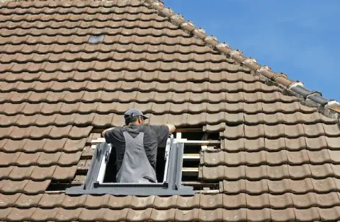 Pose de velux - Beaumont-en-Véron